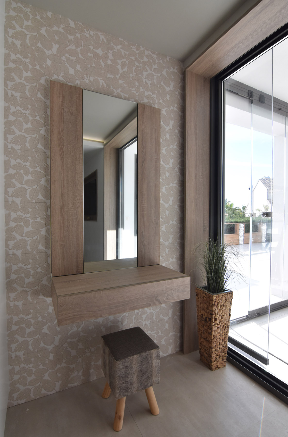 Bedroom-2-Vanity-desk-