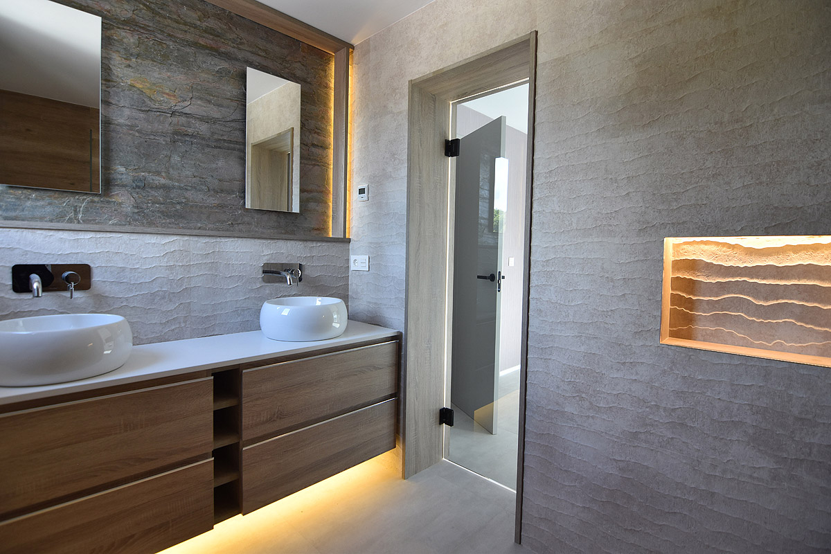 Master-bathroom